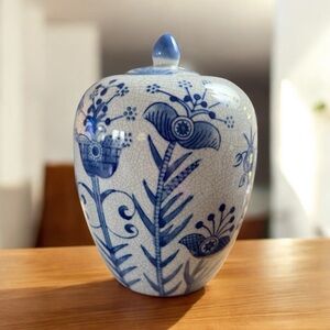 Antique Chinese Chinoiserie Blue and White Ginger Jar